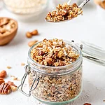 The "Shatteringly Crisp" Keto Granola Recipe (Only 4 Ingredients!) Keto Granola