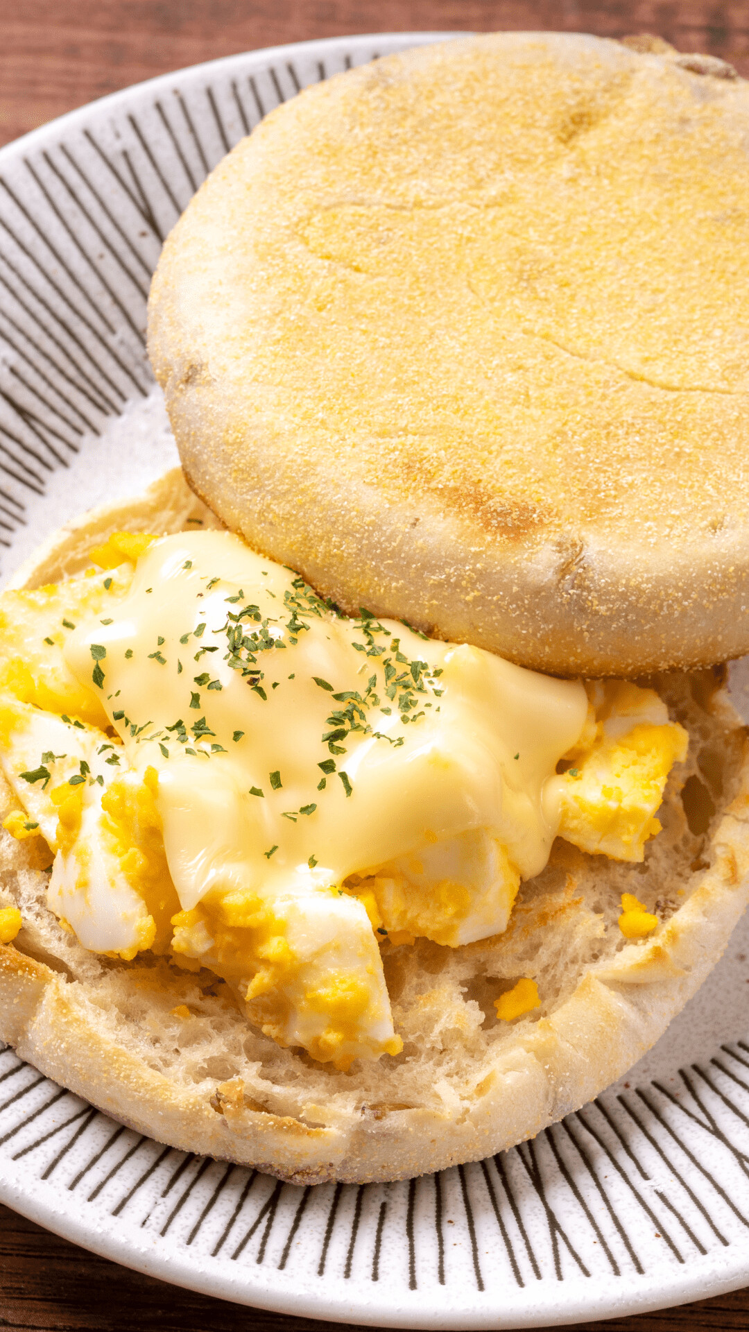 Craving a Quick and Yummy Breakfast? Make This 5-Minute Egg McMuffin at Home! egg
