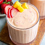 That Time I Needed a Morning Miracle: My Golden Glow Smoothie Story! Golden Glow Mango Strawberry Greek Yogurt Protein Smoothie (3)