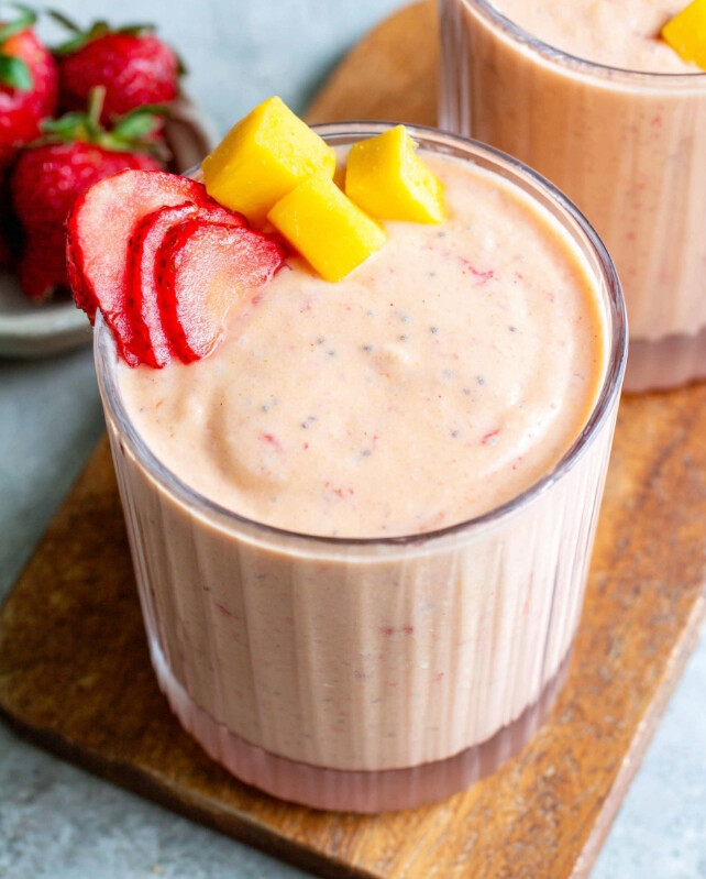 Read more about the article That Time I Needed a Morning Miracle: My Golden Glow Smoothie Story!