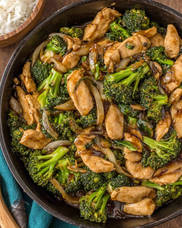 Read more about the article The Best Easy Chicken and Broccoli Stir Fry (30-Minute Recipe)