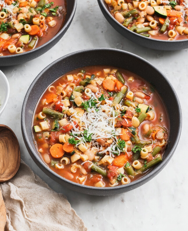 Read more about the article My Go-To Easy Minestrone Soup Recipe (A 45-Minute One-Pot Wonder)
