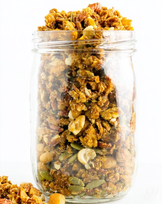 Homestyle Cinnamon Crunch: The Ultimate Keto Granola Recipe for Busy Mornings