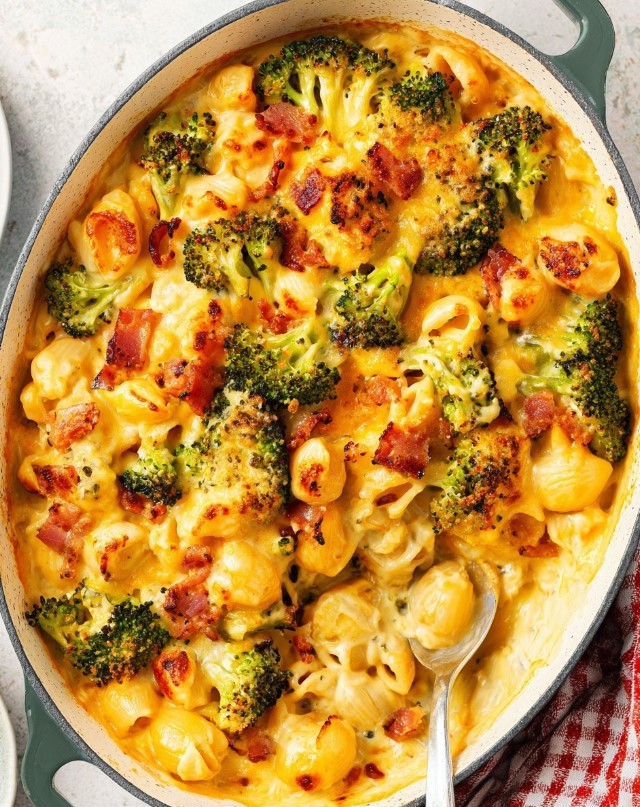 Cheesy Chicken and Bacon Pasta Bake (The 50g Protein One-Pan Wonder)